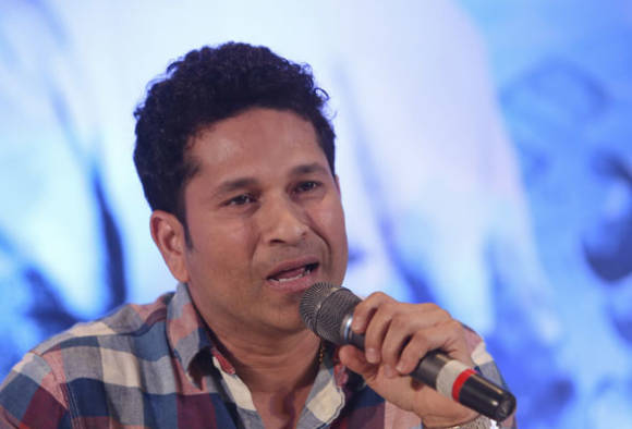 বিতর্কের মুখে সচিন, প্রত্যাহার করতে হলে ট্যুইটারে ফিটনেস অভিযান