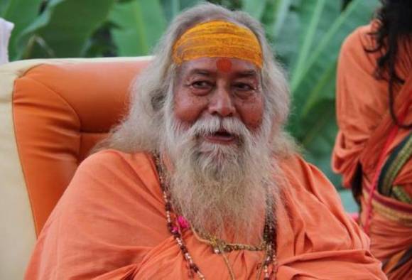 শনি শিঙ্গনাপুর মন্দিরে মেয়েরা ঢোকায় বাড়বে ধর্ষণ! বিতর্ক শঙ্করাচার্য স্বরূপানন্দের মন্তব্যে