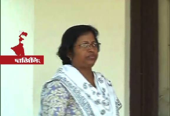 জলপাইগুড়ি শিশুপাচারকাণ্ড:টানা জেরার পর গ্রেফতার ডিসিপিও সাস্মিতা ঘোষ