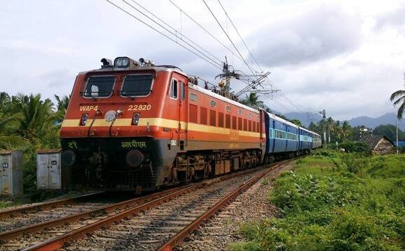 যাত্রী অভিযোগ দায়ের করতে আসছে রেলের মোবাইল অ্যাপ ‘মদদ’
