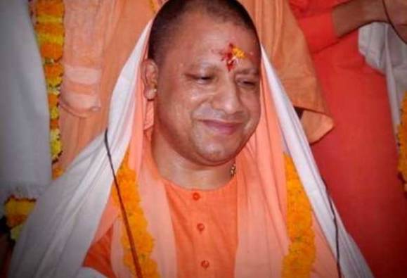 অবিবাহিত মুখ্যমন্ত্রীদের ক্লাবে নতুন সংযোজন যোগী আদিত্যনাথ