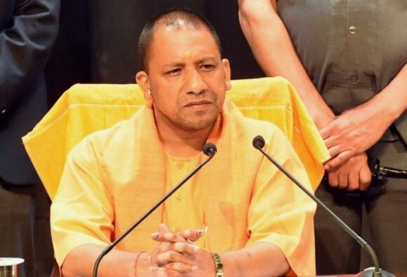 এবার প্রশাসনের কর্তাদের কাছ থেকেও ১৫ দিনের মধ্যে সম্পত্তির তথ্য চাইলেন আদিত্যনাথ