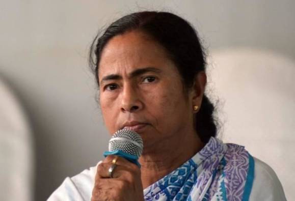 বিজেপির দলিত মোর্চার নেতা, তাই প্রার্থী কোবিন্দ, প্রণব, সুষমা বা আডবাণীর মাপের কাউকে দাঁড় করানো যেত, বললেন মমতা