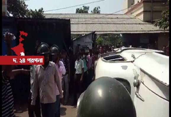 দেরিতে ট্রেন, যাত্রী বিক্ষোভ, রণক্ষেত্রে নুঙ্গি স্টেশন, অবরোধ, চালক ও গার্ডকে ‘মারধর’