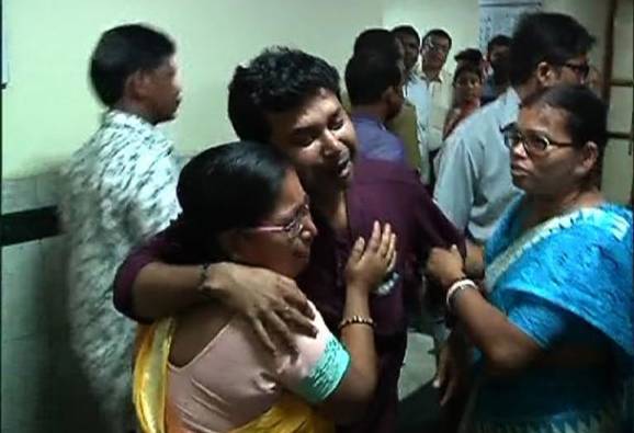 চিকিৎসার গাফিলতিতে শিশুমৃত্যুর অভিযোগে অ্যাপোলো হাসপাতালে ধুন্ধুমার, ভাঙচুর