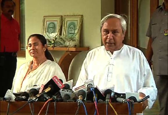 নবীনকে পাশে নিয়ে আঞ্চলিক দলগুলিকে এক হওয়ার ডাক মমতার, গুরুত্ব দিচ্ছে না বিজেপি