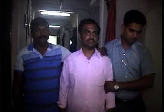 সম্পর্কে চিড়, প্রাক্তন প্রেমিকাকে হেনস্থা করতে ফেসবুকে ভুয়ো অ্যাকাউন্ট, গ্রেফতার তথ্যপ্রযুক্তি কর্মী