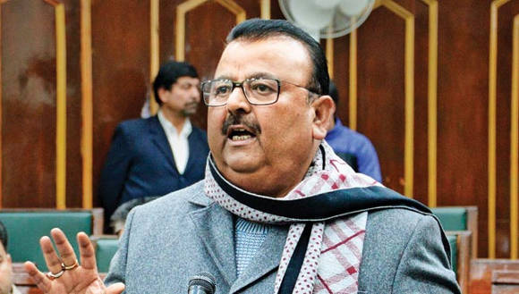 পাথর ছোঁড়া যুবকদের গুলি করতে বলার জন্য দুঃখপ্রকাশ জম্মু-কাশ্মীরের মন্ত্রীর