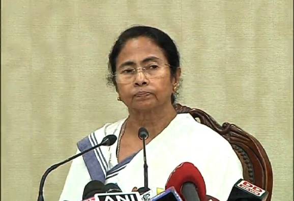 কেন্দ্রের গবাদি-নির্দেশিকা মানব না, আইনি পথে মোকাবিলা, হুঁশিয়ারি মমতার