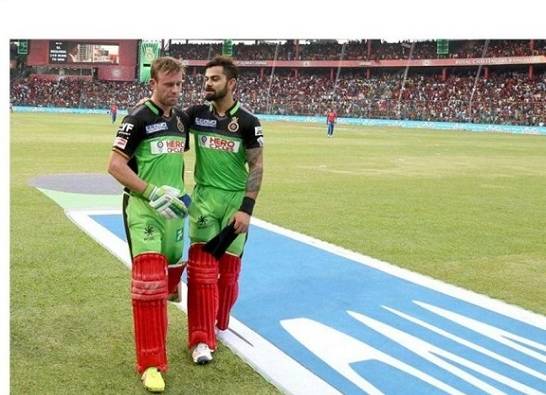 ক্রিজে নির্মমভাবে অস্ত্রোপচার করে বিরাট, বলছেন ডিভিলিয়ার্স