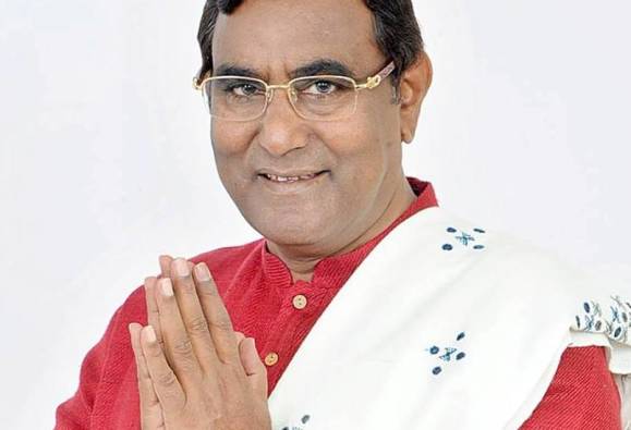 গুজরাত বিধানসভার স্পিকারকে ‘কাকা’ সম্বোধন নিরাপত্তারক্ষীর, পত্রপাঠ গেল চাকরি