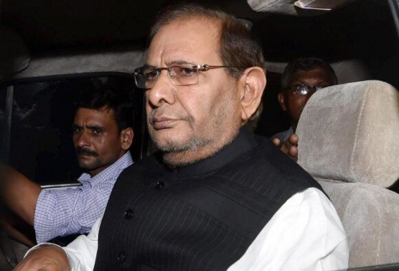 রাজ্যসভায় দলনেতার পদ থেকে শরদ যাদবকে সরিয়ে দিল জেডিইউ
