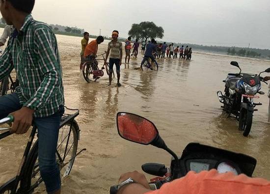 নেপালে বন্যায় আটকে ২০০ ভারতীয় পর্যটক