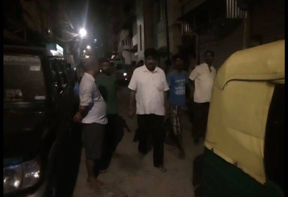 দমদমে সিন্ডিকেট, তোলাবাজির প্রতিবাদ করায় প্রহৃত ব্যবসায়ী, শ্লীলতাহানি স্ত্রীর, অভিযোগ তৃণমূলের বিরুদ্ধে