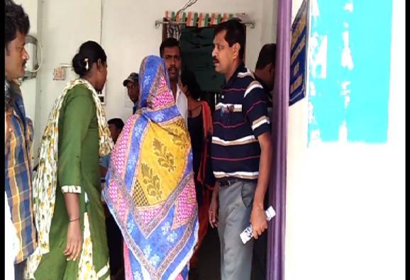 সুপারি কিলার দিয়ে শ্বশুরকে ‘খুন’, গ্রেফতার বউমা