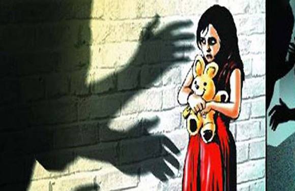কাঠুয়া ধর্ষণ ও খুনের ঘটনায় ফেসবুকে অসংবেদনশীল মন্তব্য, চাকরি গেল বেসরকারি ব্যাঙ্ক কর্মীর