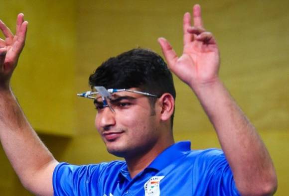 কমনওয়েলথ গেমস: ৫০ মিটার পিস্তল ইভেন্টে ব্রোঞ্জ জিতলেন ওম মিথারওয়াল, বক্সিংয়ের ফাইনালে মেরি কম
