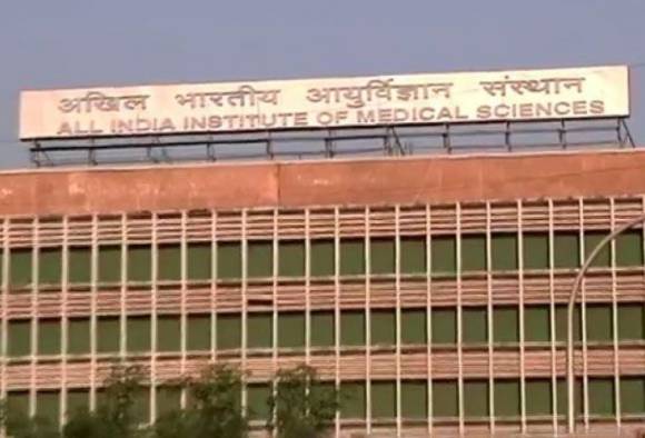 ৫ মাস ধরে ডাক্তার সেজে থাকা এক তরুণ গ্রেফতার, এইএমসের নিরাপত্তাব্যবস্থা নিয়ে প্রশ্ন