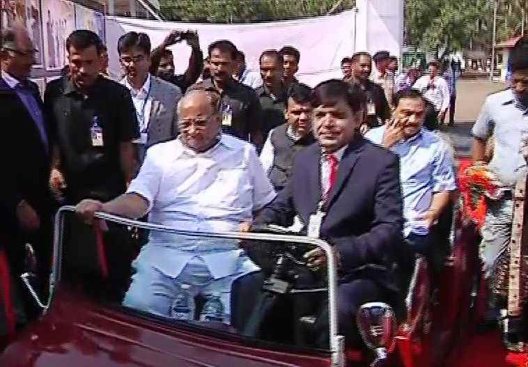 Sharad Pawar, Devendra Fadnavis & Eknath Khadse in one Car