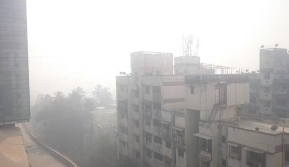देवनारमध्ये धुराचं साम्राज्य, नागरिकांनी काळा चष्मा-रुमाल वापरावा