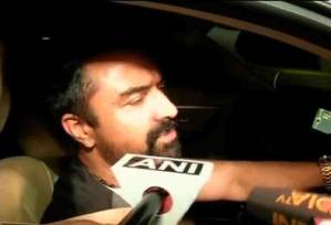 0104-ajaz-khan-1-580x395