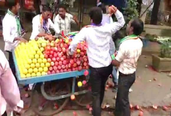 मनसेची दादागिरी, उत्तर भारतीय फळविक्रेत्याला मारहाण