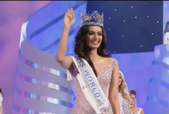 manushi chillar wants to work with aamir khan in bollywood