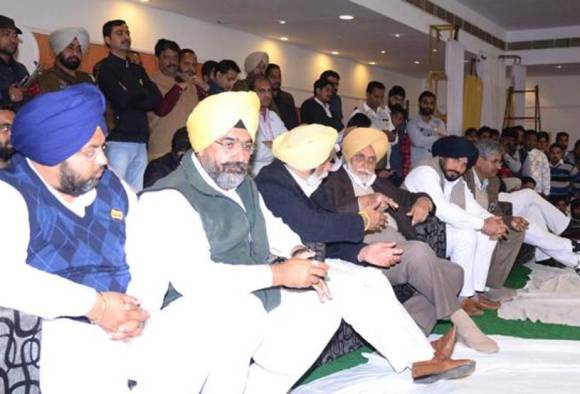 ਅਕਾਲ ਤਖ਼ਤ ਤੋਂ ਜਨਮੇਜਾ ਸਿੰਘ ਸੇਖੋਂ ਨੂੰ ਸਜ਼ਾ ਸੁਣਾਈ