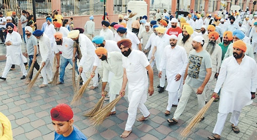 ਡੇਰਾ ਸਿਰਸਾ ਦੇ ਲੜ ਲੱਗੇ ਸਿੱਖ ਲੀਡਰਾਂ ਨੇ ਬਖਸ਼ਾਈ ਭੁੱਲ