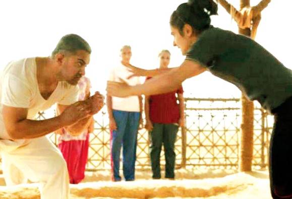 ਆਮਿਰ ਖਿਲਾਫ ਹੋਈਆਂ ਚੀਨੀ ਕੁੜੀਆਂ
