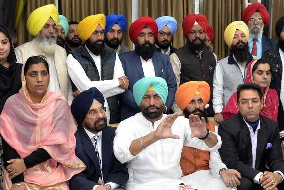 ਆਮ ਆਦਮੀ ਪਾਰਟੀ ਦੋਫਾੜ, ਨਵੀਂ ਪਾਰਟੀ ਦਾ ਹੋ ਸਕਦੈ ਐਲਾਨ!