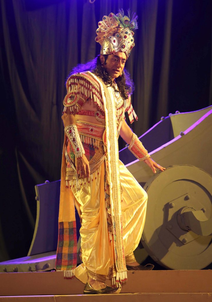 IN PICS: Nitish Bharadwaj plays Lord Krishna again after 25 years in the play ‘Chakravyuh’ in