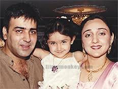 Sayyeshaa Saigal with father Sumeet and mother Shaheen Banu - Sayyeshaa-Saigal-with-father-Sumeet-and-mother-Shaheen-Banu