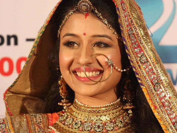 SEE PICS: Television's Jodha aka Paridhi Sharma is PREGNANT; flaunts