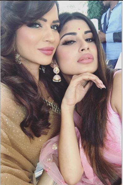 Gorgeous TV actress Aashka Goradia who plays the evil Maheshmati queen Avantika in TOP colors show 'Naagin' is all set to get married to her boyfriend in December this year