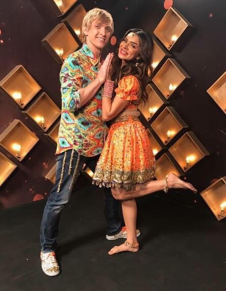 'Naagin 2' actress Aashka Goradia & her fiancee Brent were also in danger this week!