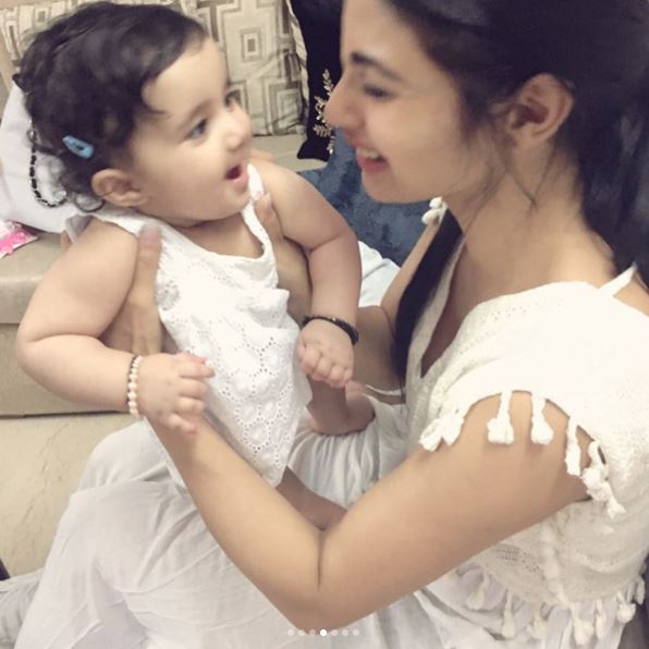 IN PICS: TV actress Mouni Roy’s CANDID CLICKS with \'Naagin 2\' co-star