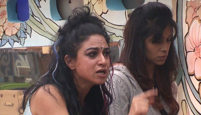 Priya & Kishwer in 'BB 9'