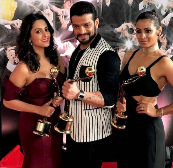 Karan Patel, Anita Hassnandani & Barka Bisht with their trophies