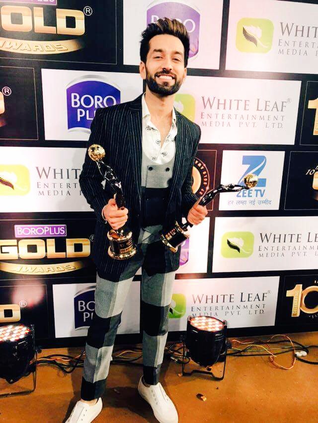 Nakul Mehta with his Best Actor - Critics award