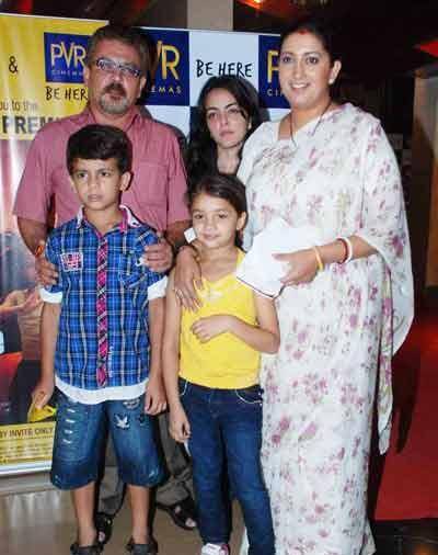 Smriti with husband Zubin, kids Zohr-Zoish & step-daughter Shanelle (Photo: Web)