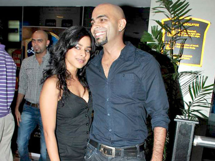 Raghu with wife Sugandha