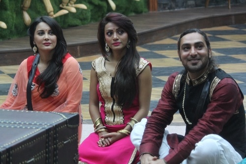 Soni Singh with Minissha Lamba and Praveen Bhatt inside 'Bigg Boss 10' house