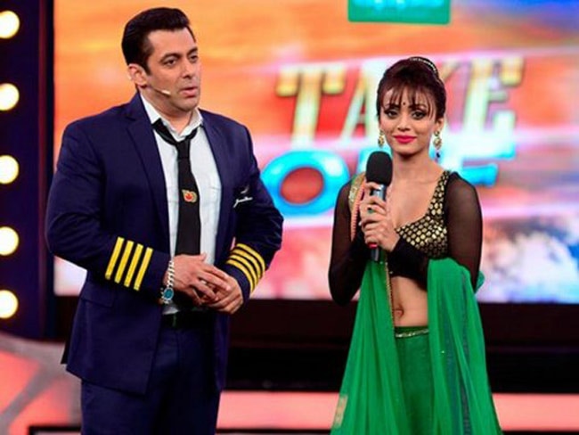 Soni Singh on 'Bigg Boss 8' stage with host Salman Khan