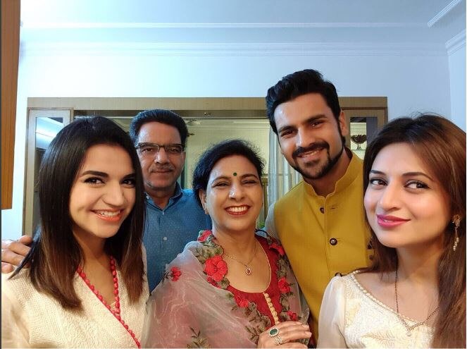 vivek dahiya home in chandigarh divyanka tripathi visits in laws in chandigarh for diwali vivek dahiya home in chandigarh divyanka tripathi visits in laws in chandigarh for diwali