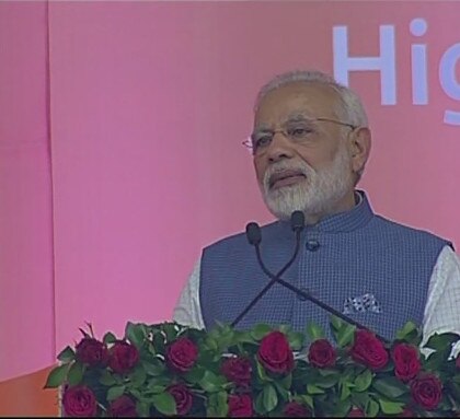 બુલેટ ટ્રેનનું ભૂમિપૂજન કરી PM મોદી બોલ્યા- '2022માં શિંઝો અબે સાથે સફર કરીશ'