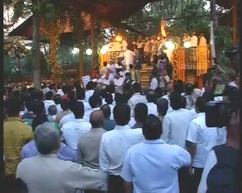 VHP leader Ashok Singhal cremated at Nigambodh Ghat