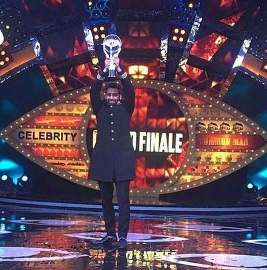 Bigg Boss 10 WINNER Manveer Gurjar’s PRICELESS Moment with Trophy