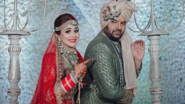 Kapil Sharma does his famous 'thullu' pose with wife Ginni after their