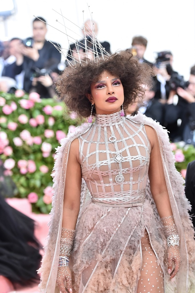 MET GALA 2019 red carpet Priyanka Chopra poses with Nick Jonas on the